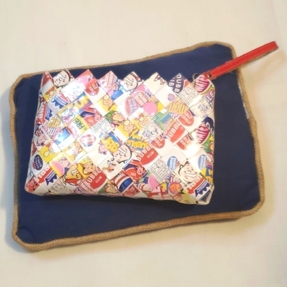 Handmade bubble gum Beano Wristlet - Picture 2 of 11
